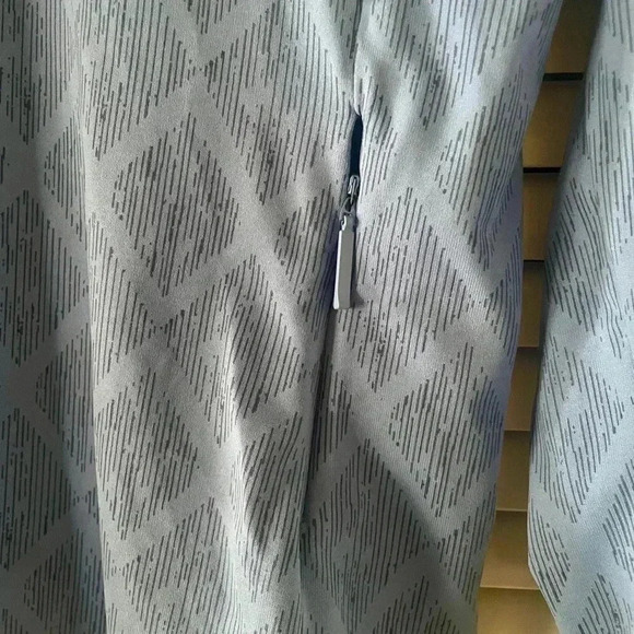 Hang Ten Women’s UV Long Sleeve Blue Tee Side Zip Pocket SZ M - Picture 5 of 9